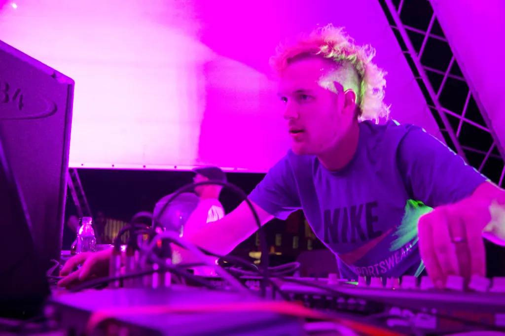 DJ performing in the Minus arena at Global Gathering 2009